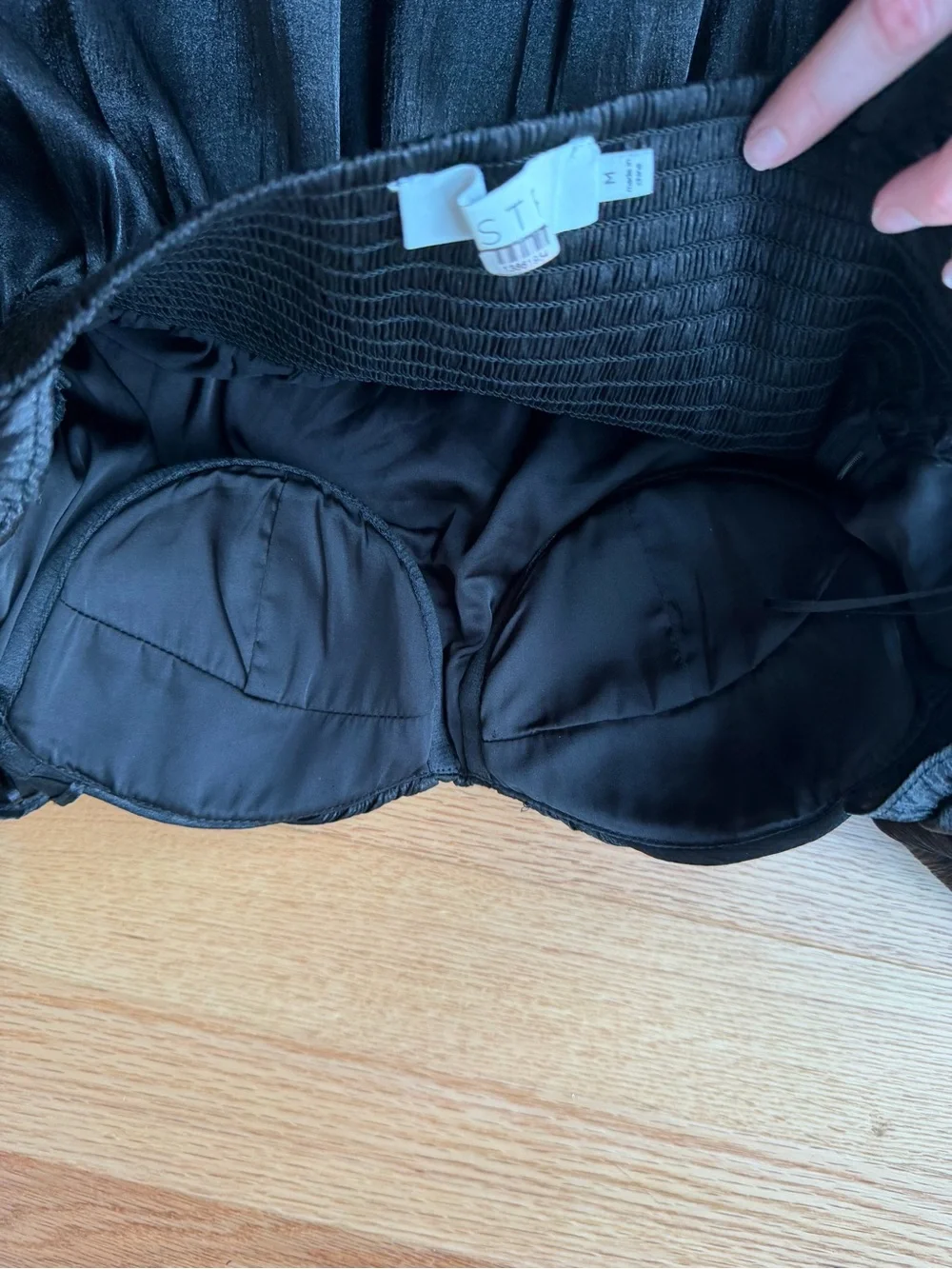 Astr label black